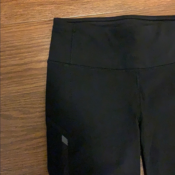 Cropped Lululemon leggings. - Picture 2 of 4